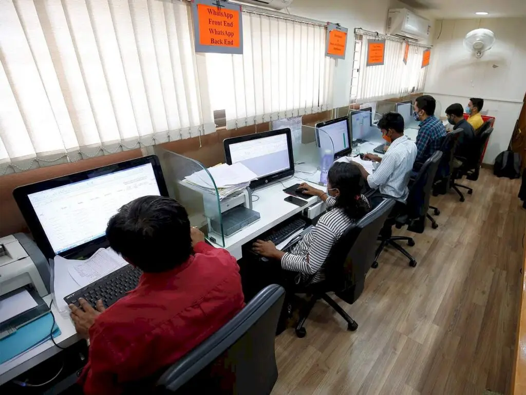 GCCs poach IT services talent for AI, cloud teams