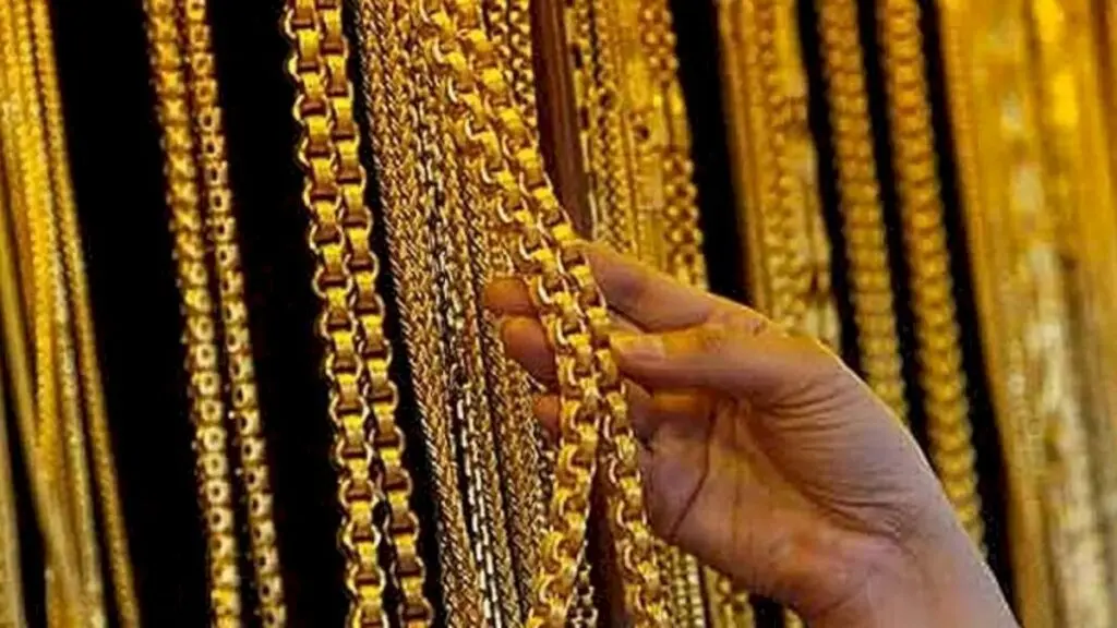 Gold prices dip on MCX, 24K at Rs 15,513 per gram