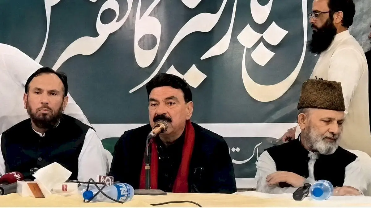 Former Pakistan minister praises Hafiz Saeed, threatens India's destruction
