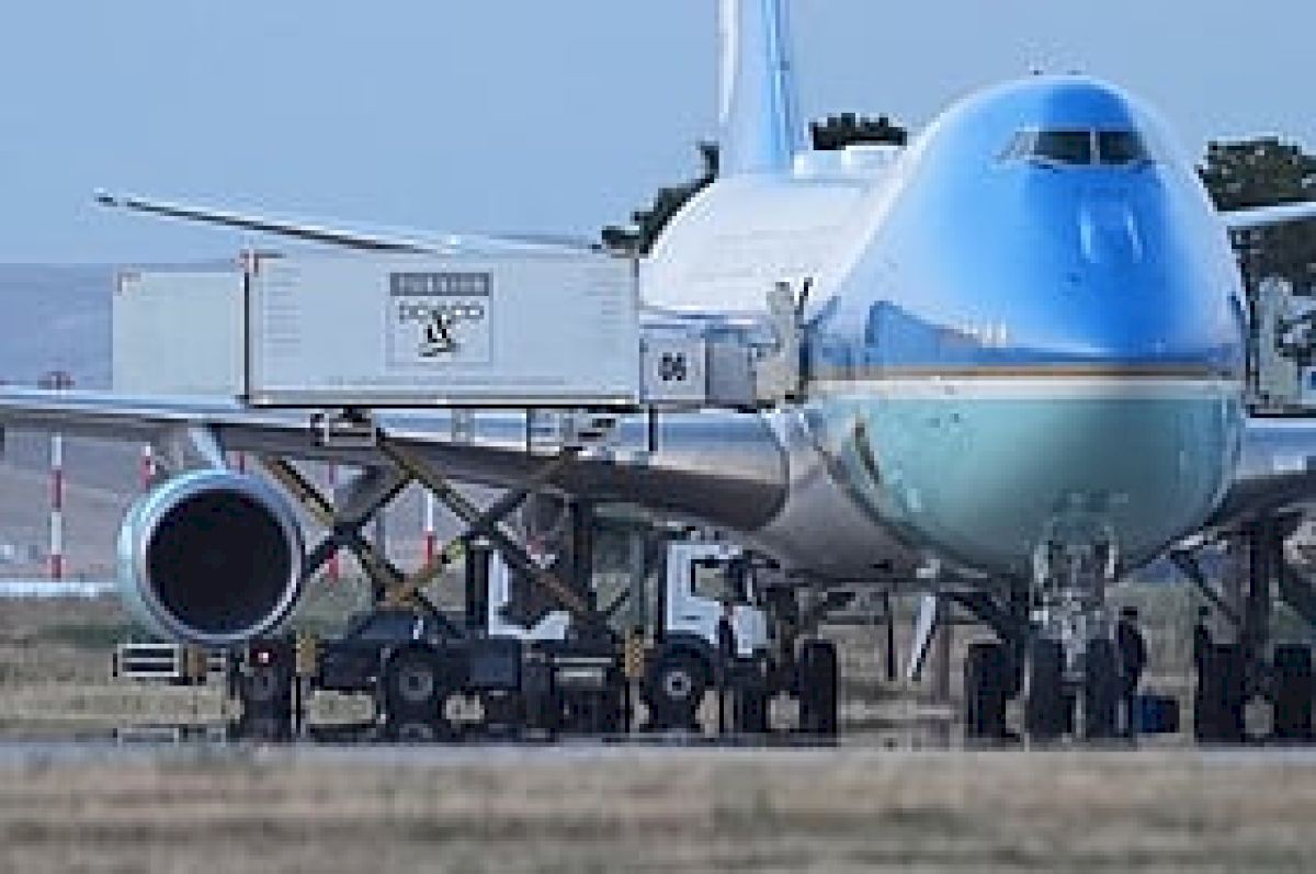 Rubio, Bessent on decoy plane as Trump switched jets over Iran threat