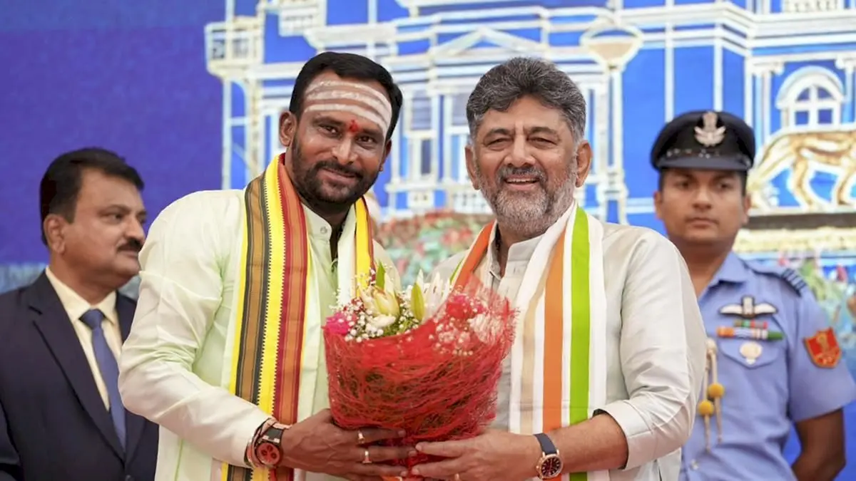 Karnataka teacher suspended for remark on minister's Kannada