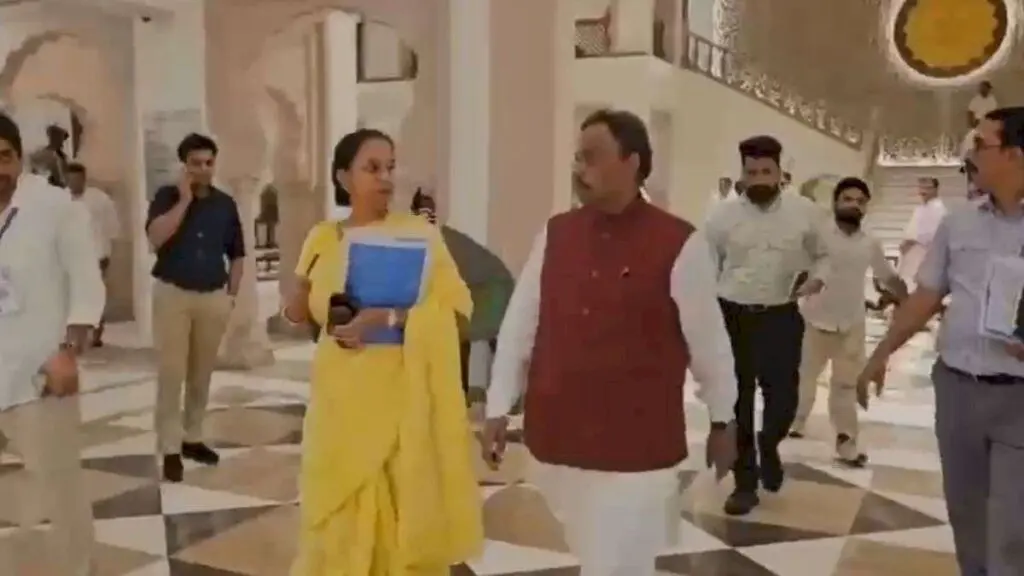 Supriya Sule, Vinod Tawde car ride stirs alliance talk