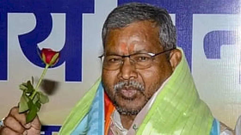 Jharkhand LoP Marandi demands removal of barricades near CM house