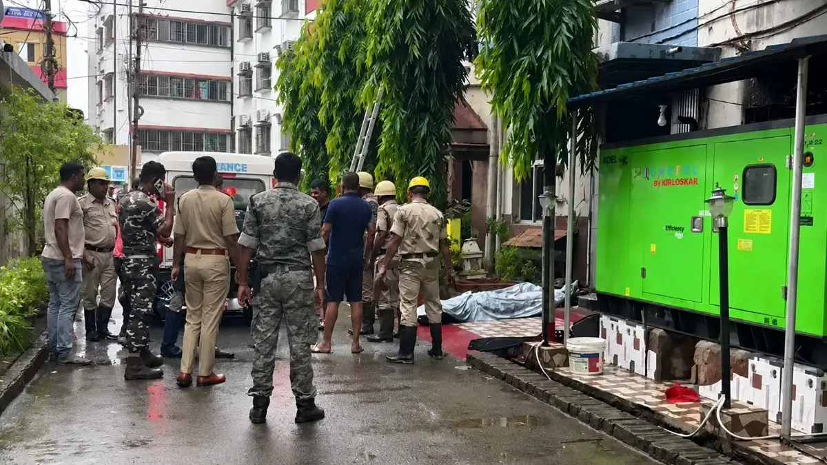 Birbhum hotel fire kills 6, many feared trapped