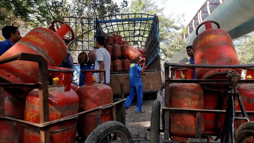 LPG, CNG, PNG rates for August 22: Check prices in metro cities