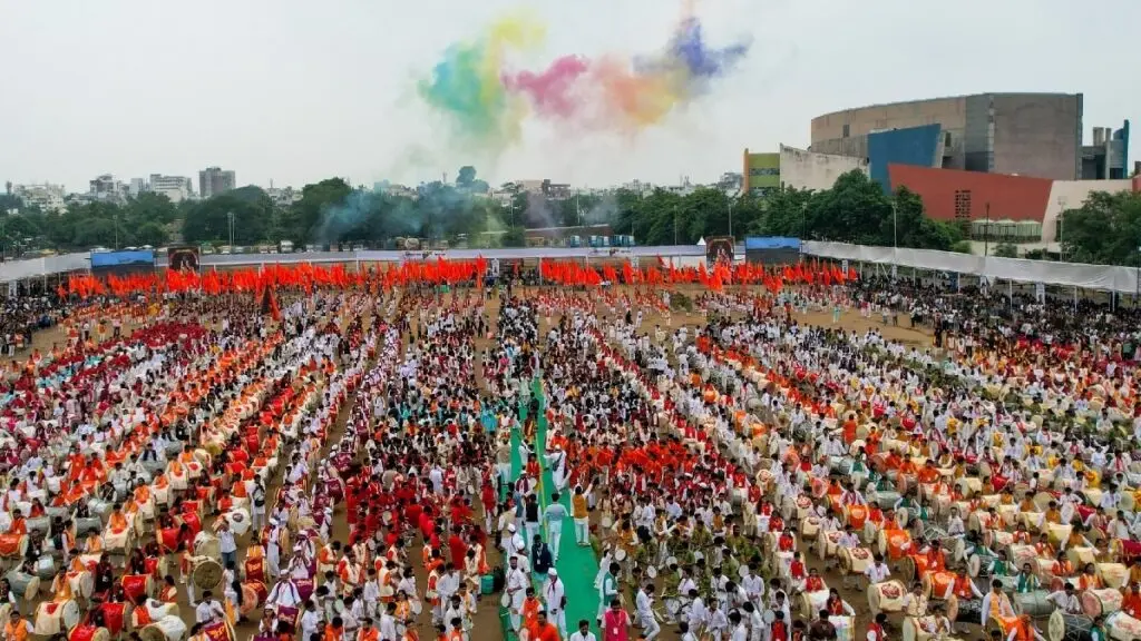 Nagpur sets world record with 4,000 dhol-tasha players