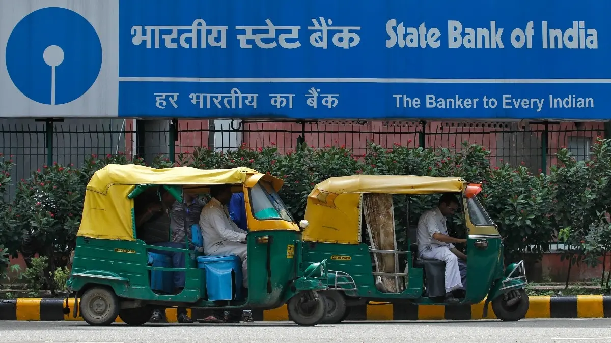 SBI to limit free cash withdrawals to 4 per month from October 1