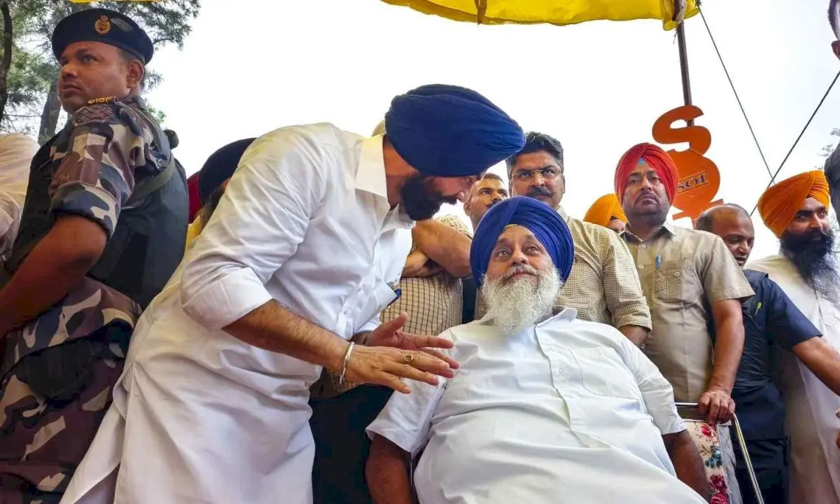 Sukhbir Singh Badal injured in Nanded attack, Nihang arrested