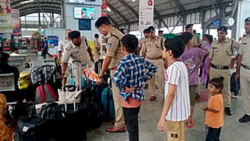 RPF-GRP joint security drive at Bhopal station ahead of Independence Day