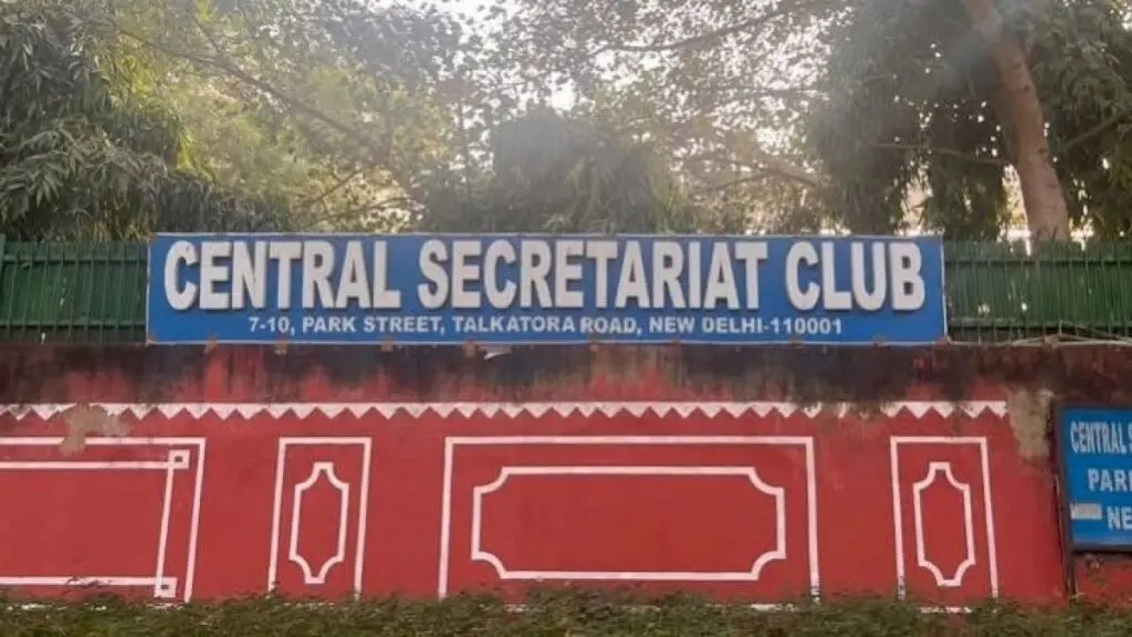 Delhi HC seeks Centre's reply on club eviction plea