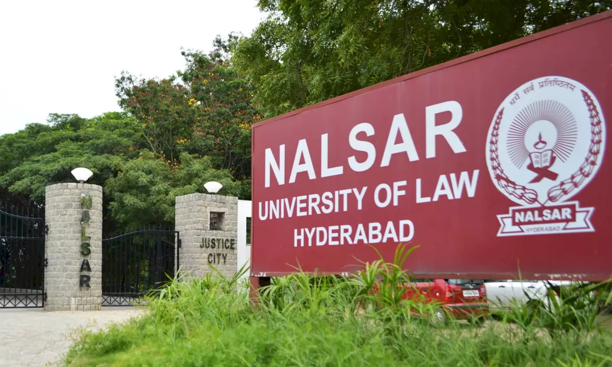 BCI lifts ban on NALSAR graduates over CJI protest