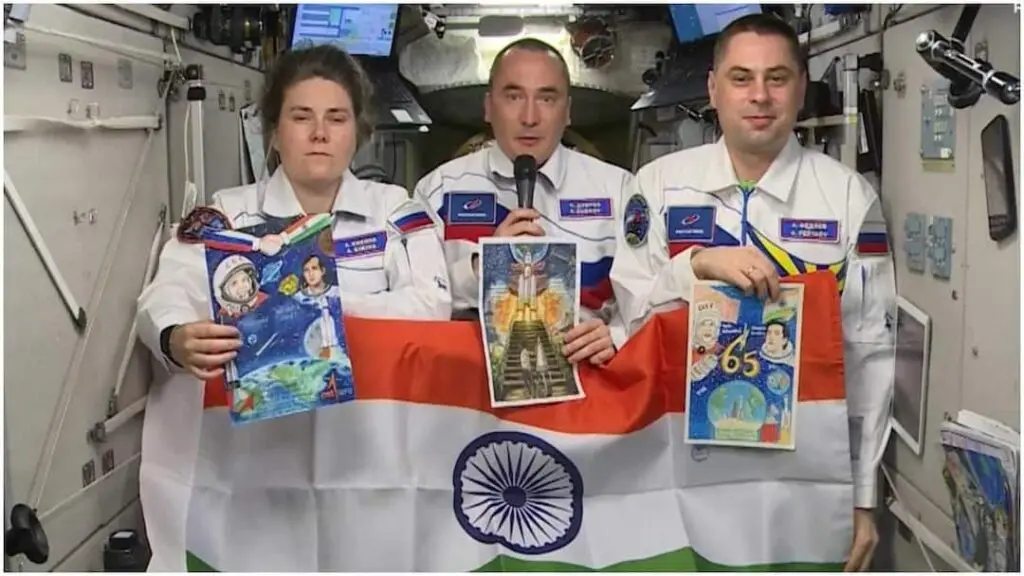 Russian cosmonauts wave Tricolour aboard ISS for India's 80th I-Day
