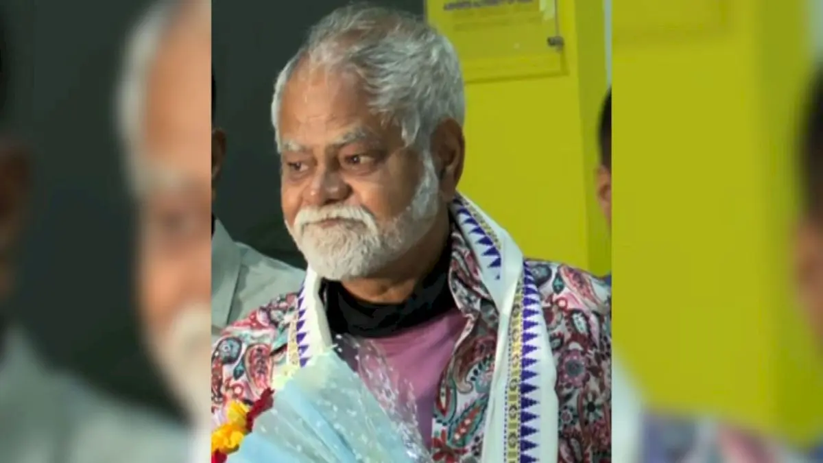 Sanjay Mishra arrives in Bhubaneswar for first Odia film