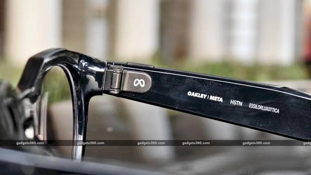 Apple patent suggests privacy alerts for smart glasses