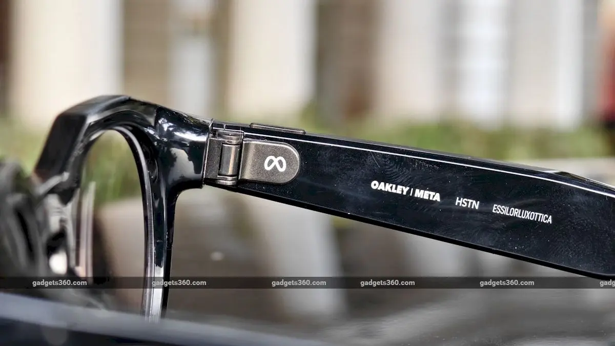 Apple patent suggests privacy alerts for smart glasses