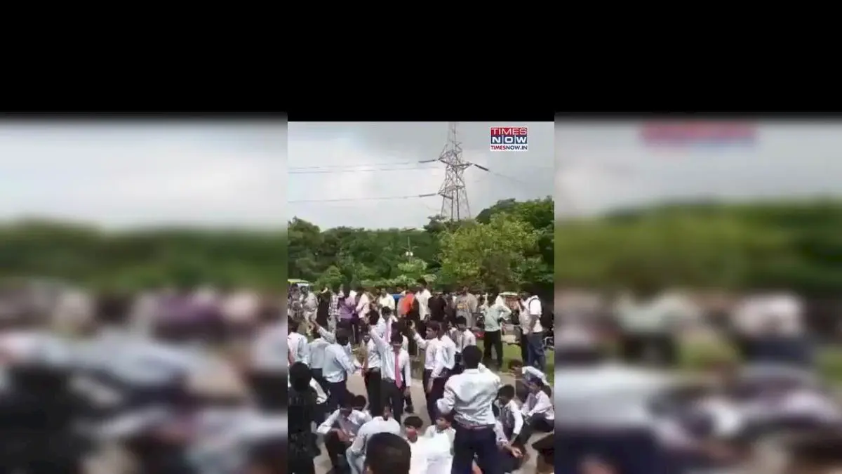 Lucknow students block road over teacher shortage, protest continues