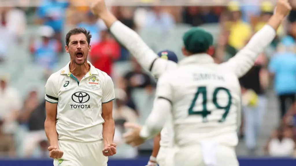 Starc surpasses Kapil Dev, eyes Steyn's top-10 spot