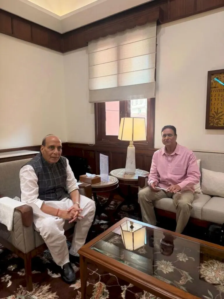 Ramzan seeks J&K statehood, border roads and jobs from Rajnath Singh