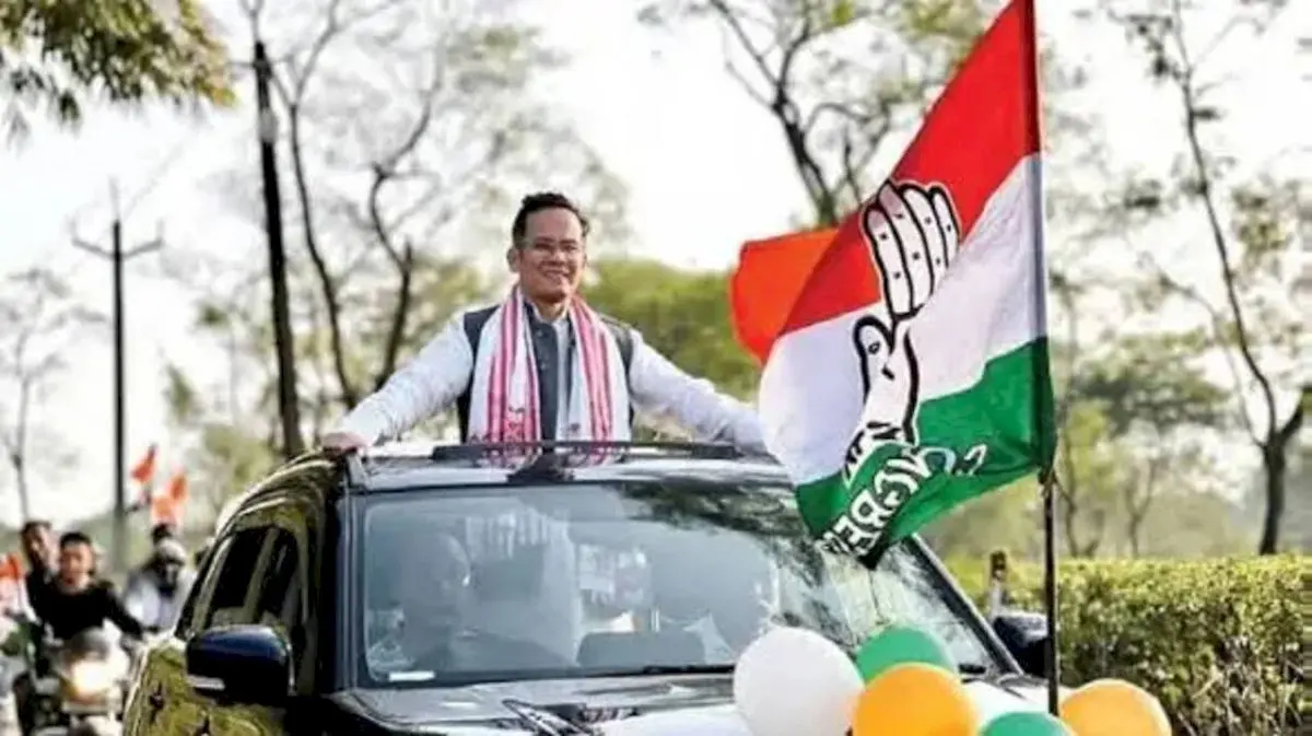 Gaurav Gogoi, Assam Police in verbal spat during Guwahati protest
