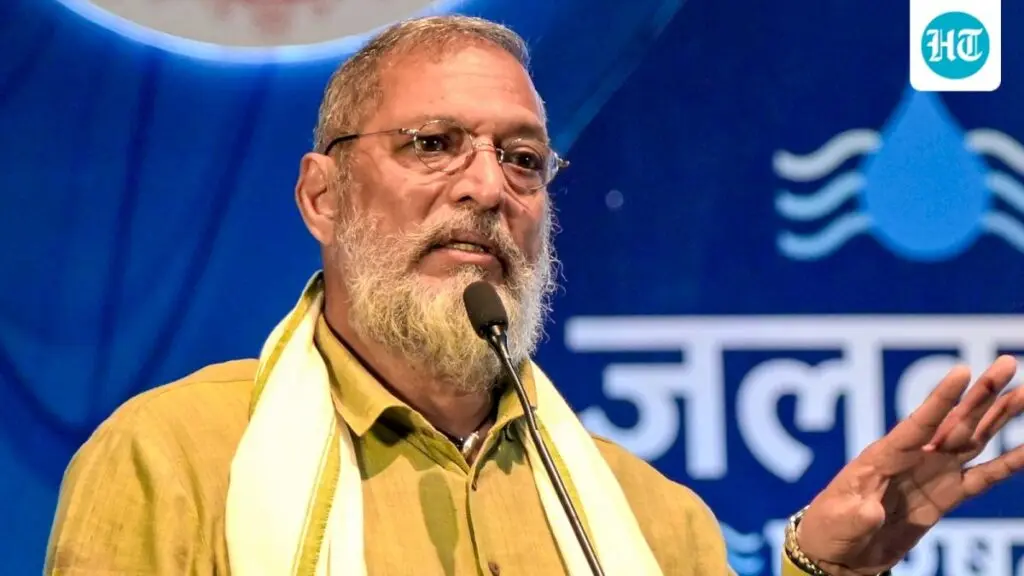 Yogi lauds Nana Patekar for helping farmers hit by suicide crisis