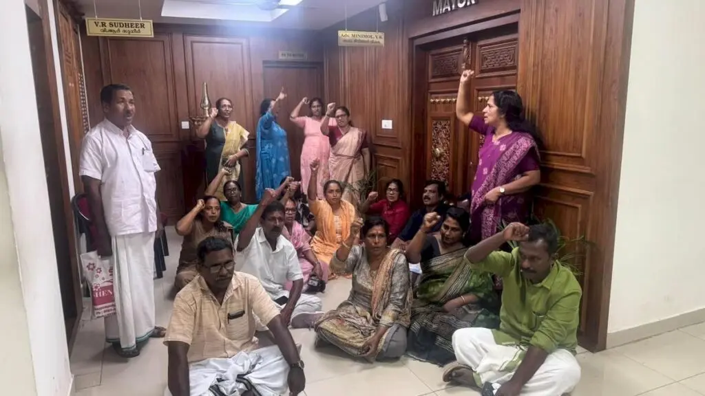 Kochi Corporation okays new Brahmapuram plant amid LDF protest