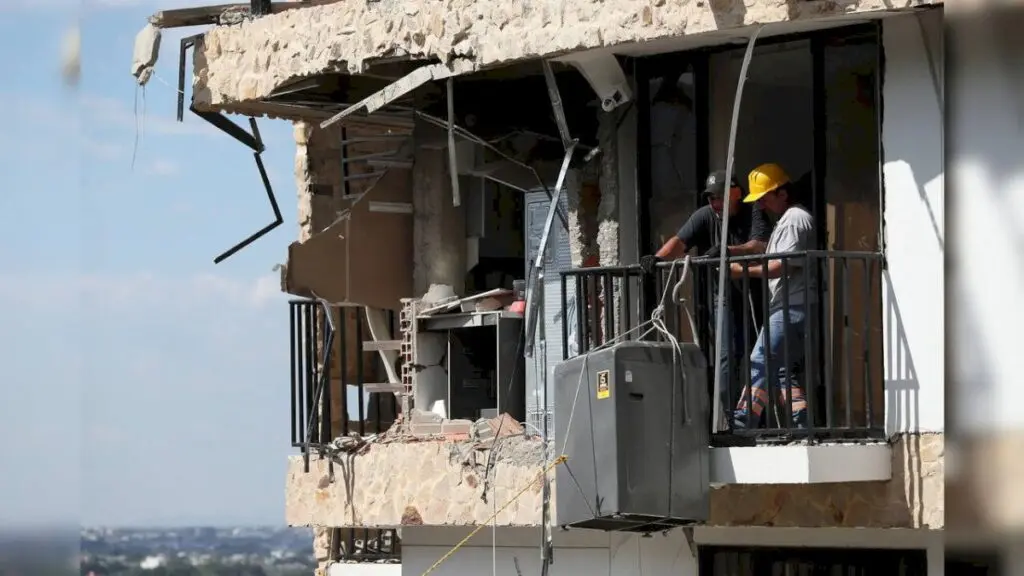 Colombia earthquake kills 285, signs of life found in rubble