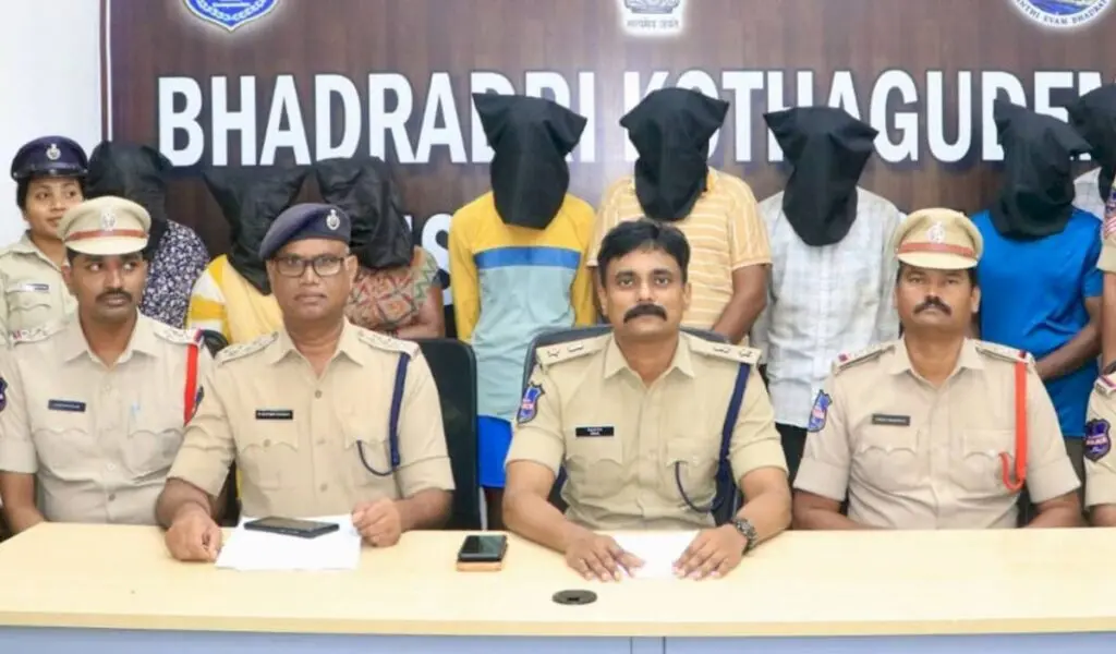 Kothagudem police arrest eight in chain-snatching gang, recover Rs 26 lakh