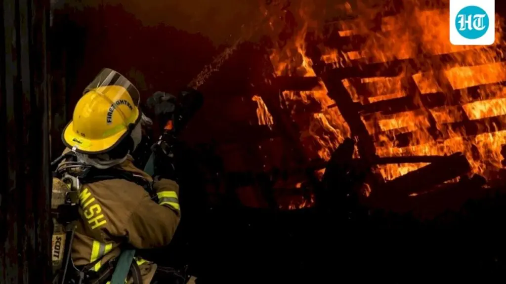 Fire engulfs multi-family home on Atlantic Avenue in Salisbury