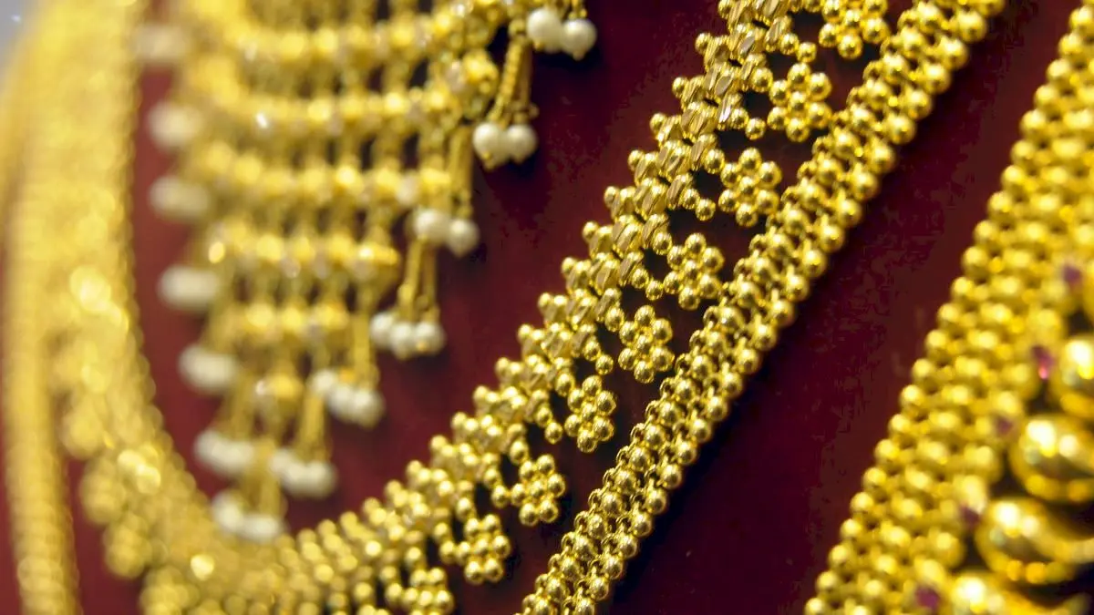 Gold prices fall across major Indian cities on August 14