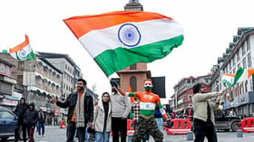 Ahmedabad Tourist Paints Body Tricolour At Srinagar’s Lal Chowk