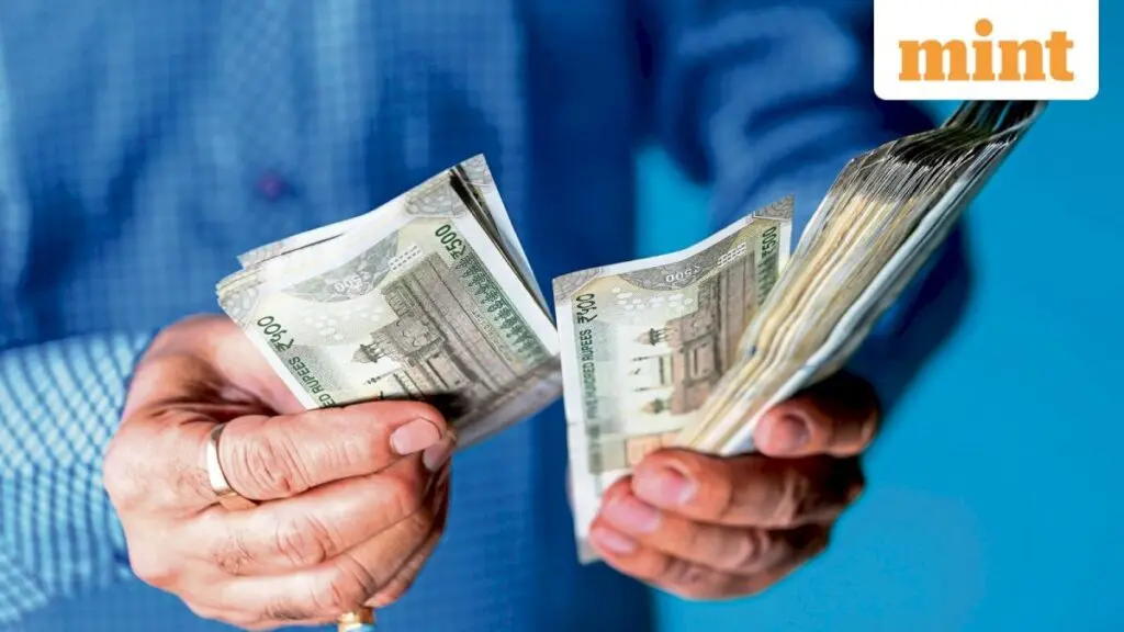 Cash deposits above Rs 10 lakh may face tax scrutiny