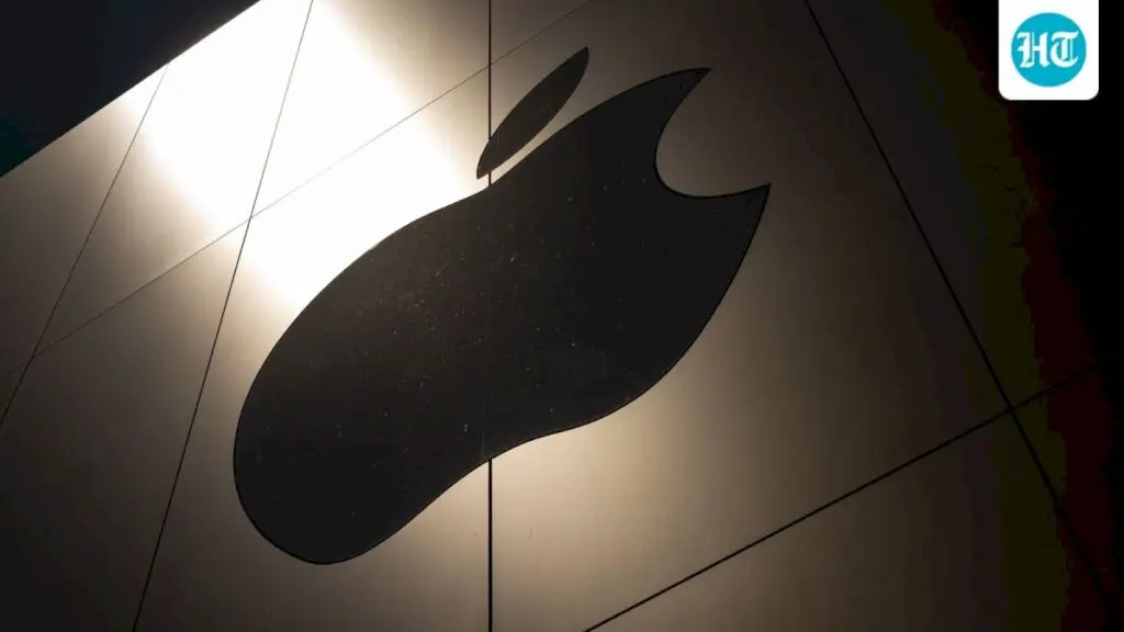 Apple warns users in 110 countries of spyware targeting
