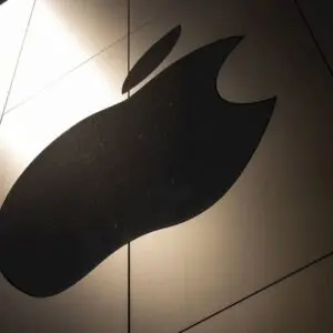 Apple warns users in 110 countries of spyware targeting