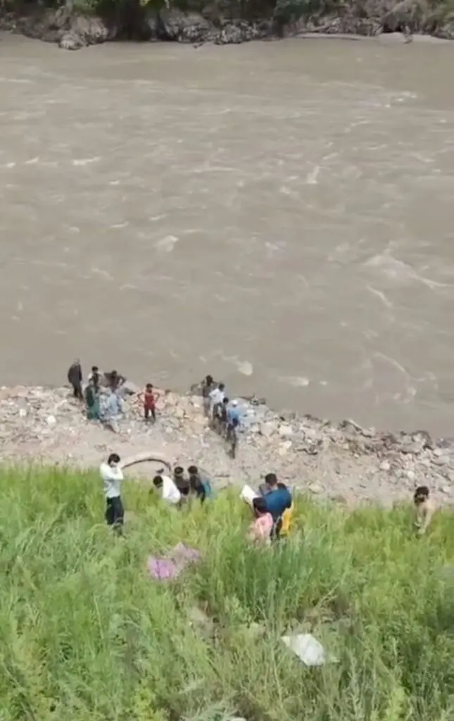 Five killed as Scorpio plunges into Chenab in Kishtwar