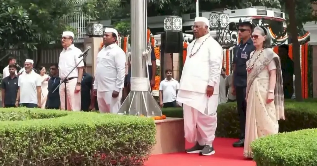 BJP, Congress clash over Sonia Gandhi’s Vande Mataram objection