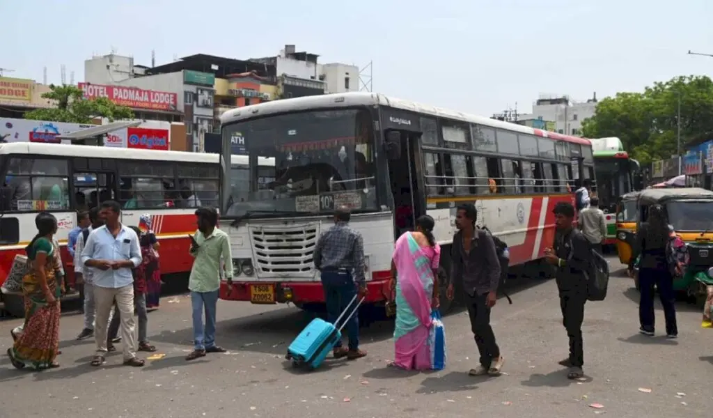 TGSRTC city buses run at 25% occupancy during afternoon lull