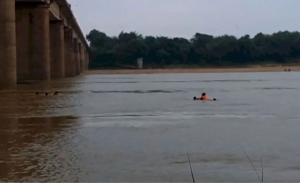 Woman rescued after 70-foot fall into Odisha river