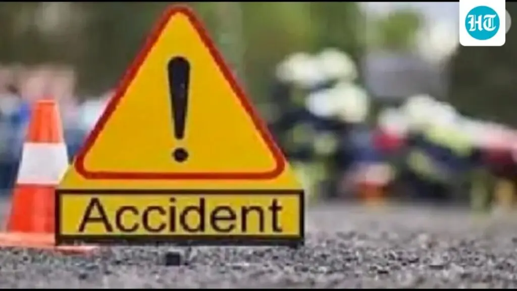 Bareilly school bus crashes into tree, injures 13 students