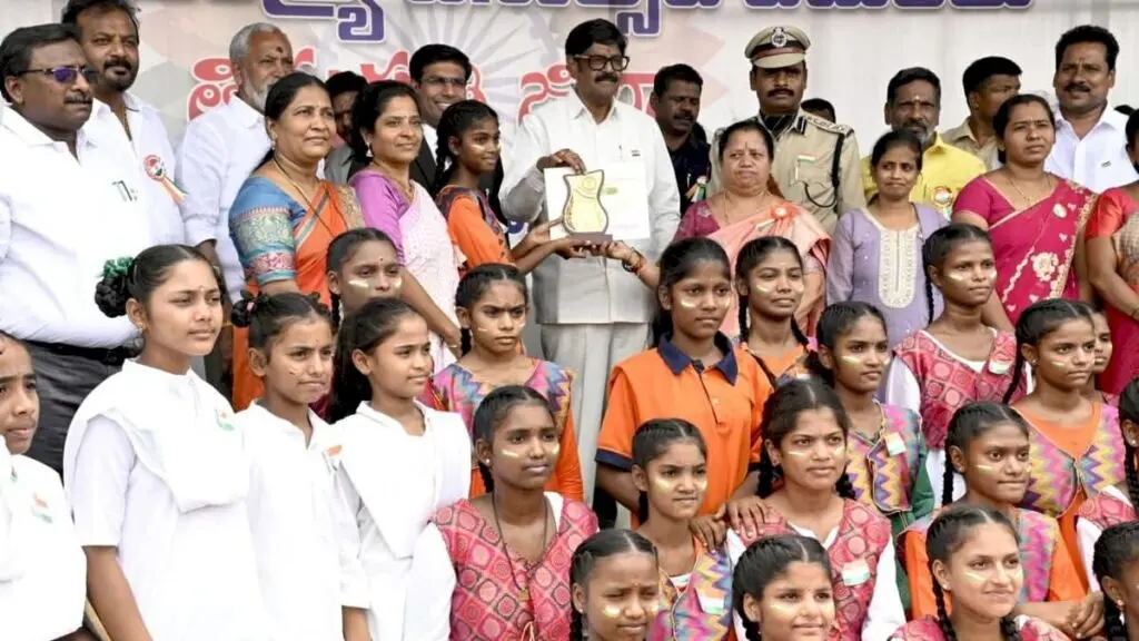 APIIC tableau wins first prize at Tirupati I-Day event