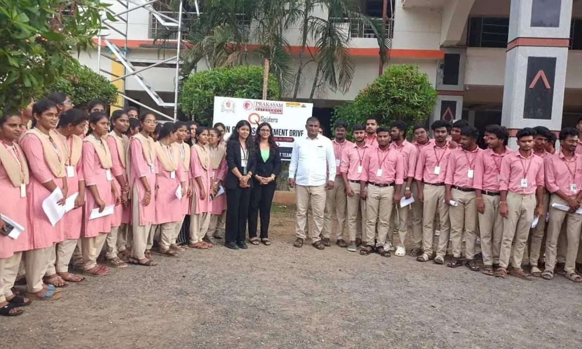 Prakasam Engineering College: 51 students land Q-Spiders jobs