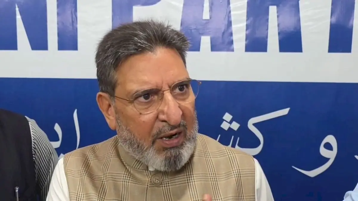 Altaf Bukhari demands withdrawal of cases against J&K youth