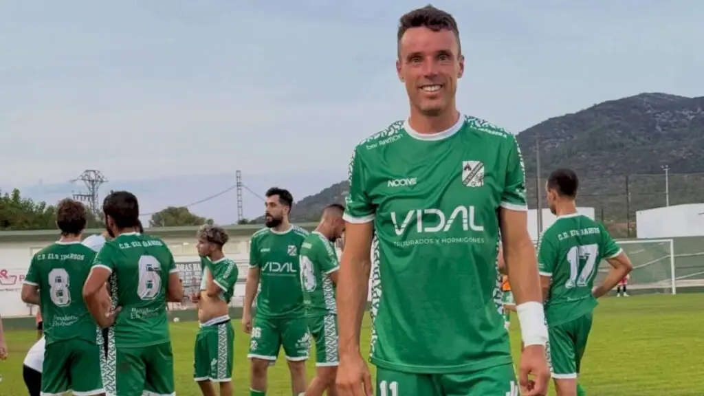 Roberto Bautista Agut Scores Twice on Football Debut After Retirement