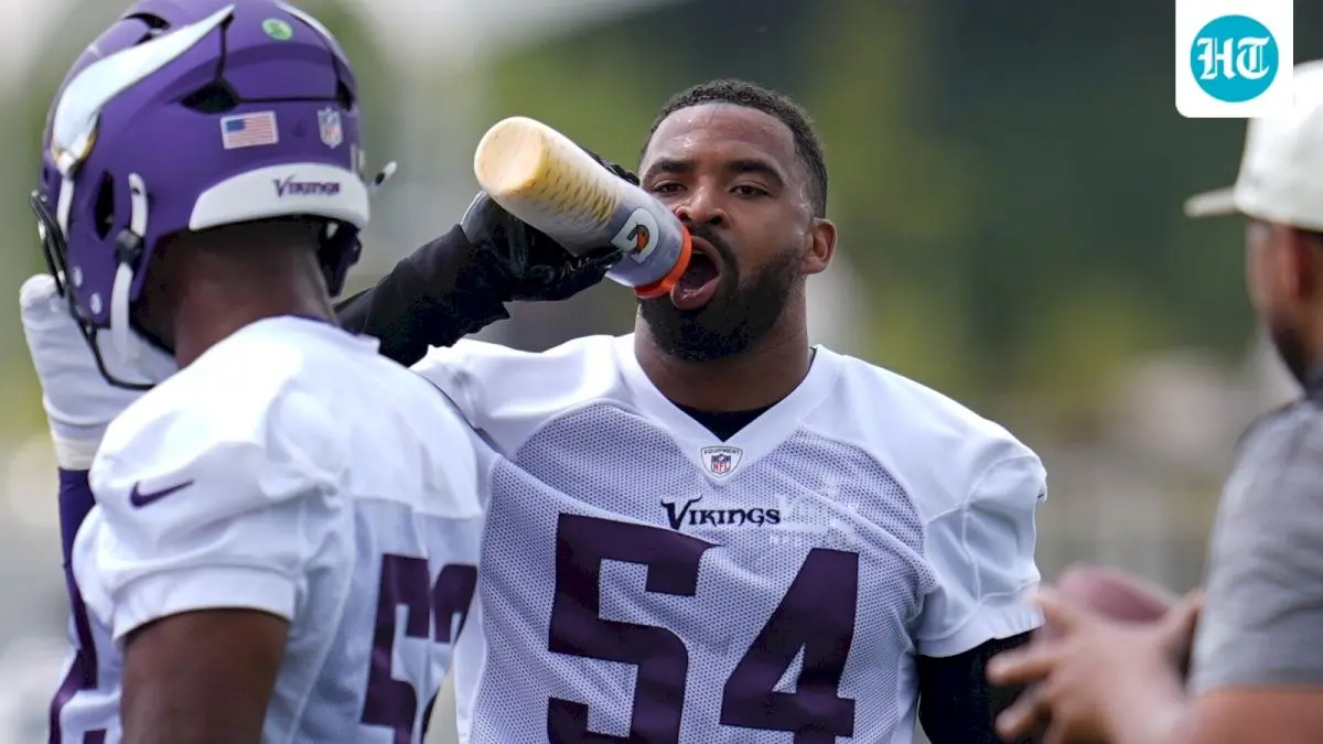 Jamal Adams injures knee in Vikings preseason debut
