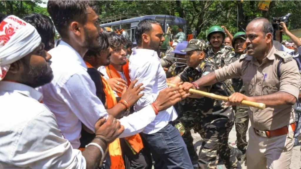Jharkhand students to torch Hemant Soren, Rahul Gandhi effigies today