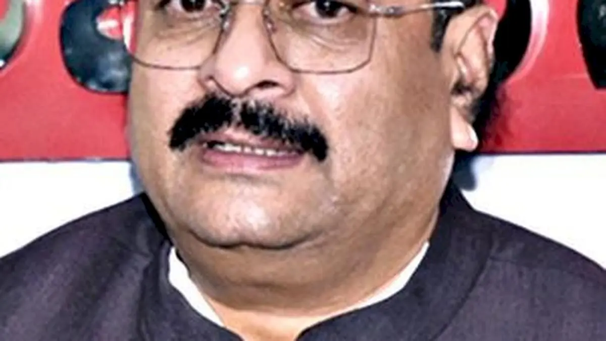 BJP's Yatnal seeks cancellation of Zameer Ahmed Khan's membership