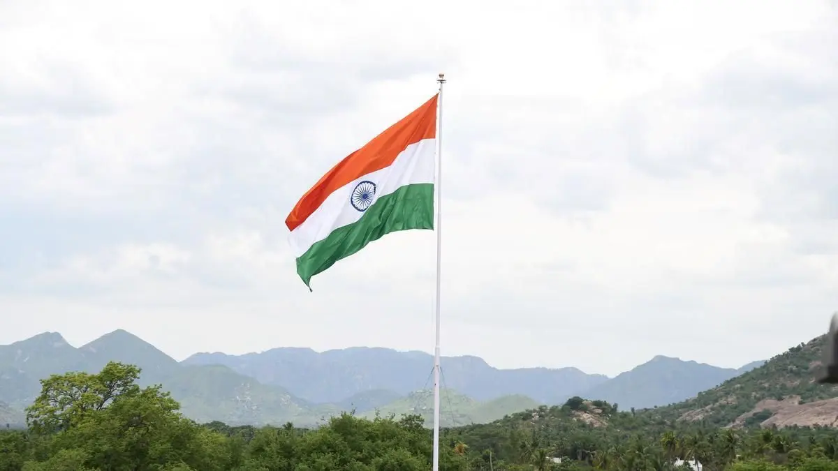 Kozhikode councillors sing anthem and Vande Mataram in chaotic clash