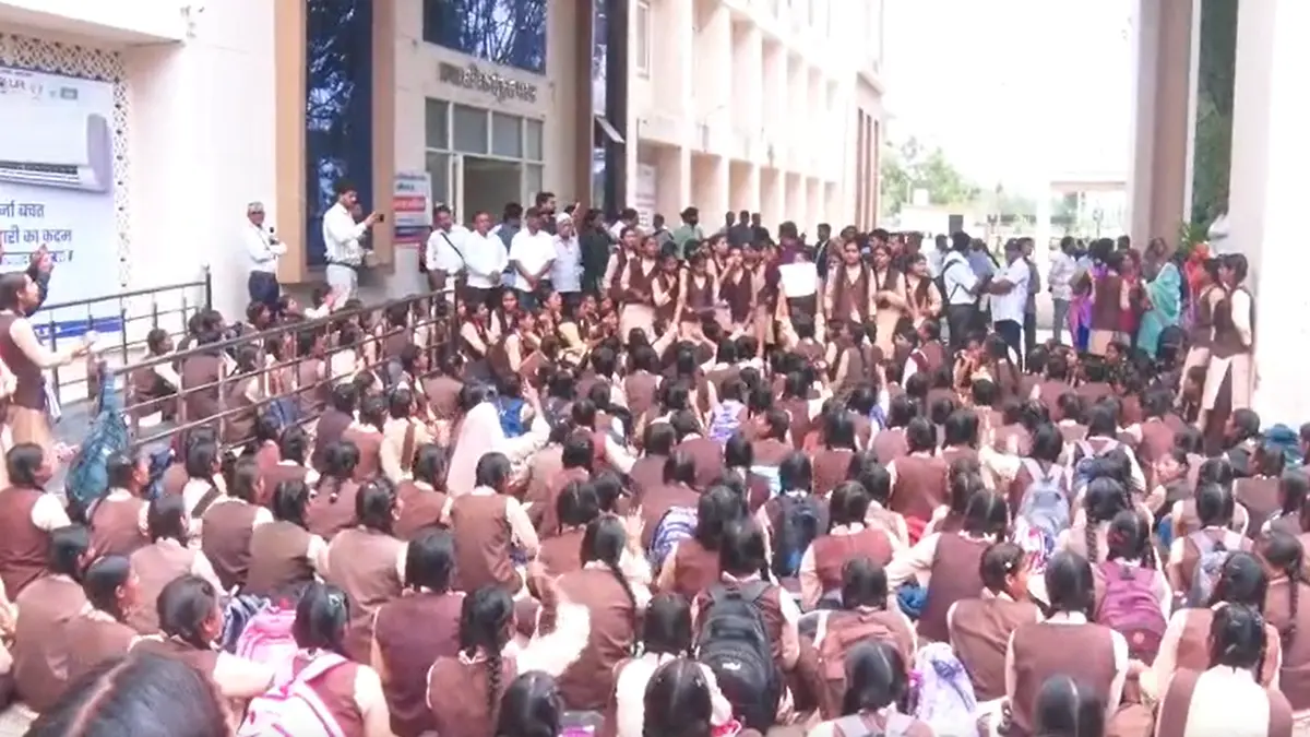 Ujjain schoolgirls protest plan to move government schools 10 km away