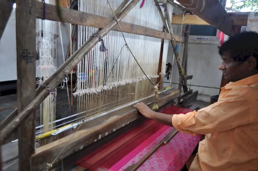 Payakaraopeta handloom weavers struggle as saris win markets