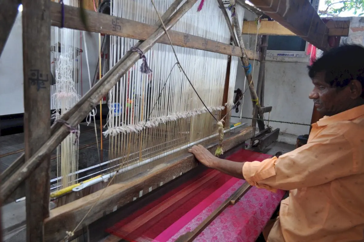 Payakaraopeta handloom weavers struggle as saris win markets