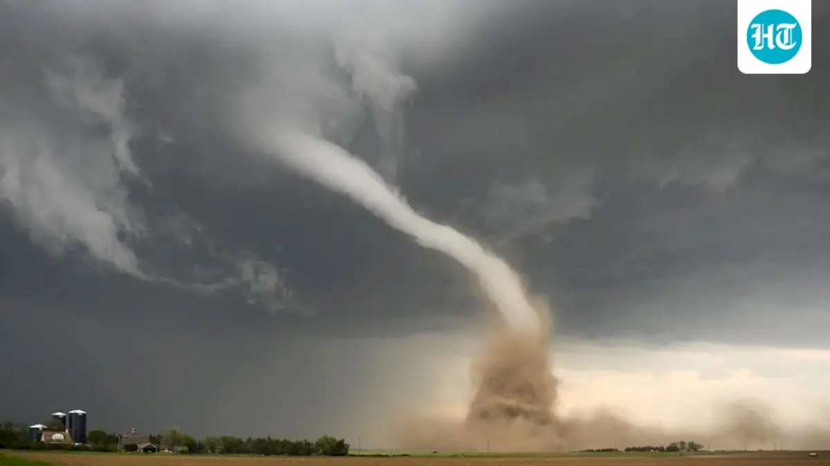 Tornado on ground near Saint Paris, Ohio; warnings in multiple towns